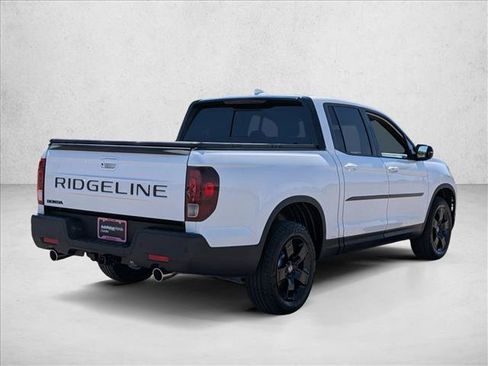 Used 2025 Honda Ridgeline Black Edition image 5