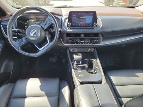 Used 2023 Nissan Rogue SV w/ SV Premium B Package image 16