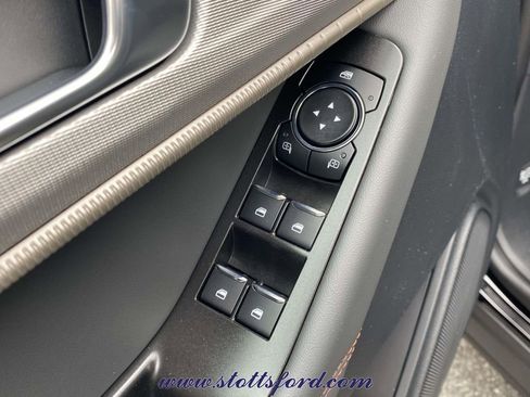 New 2026 Ford Explorer Active AWD/4WD image 17
