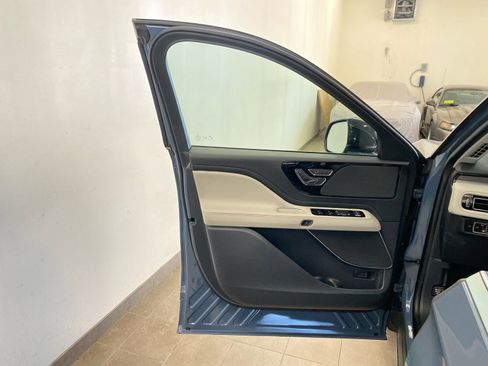 New 2026 Lincoln Aviator Premium AWD image 15