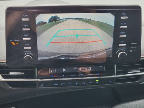 Used 2021 Toyota Sienna XSE FWD image 21