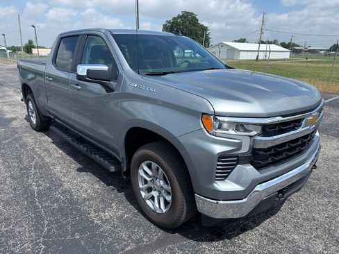 Used 2025 Chevrolet Silverado 1500 LT AWD/4WD image 9