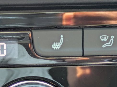 Used 2024 Volkswagen Taos SE image 22