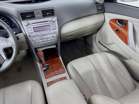 Used 2011 Toyota Camry XLE image 30