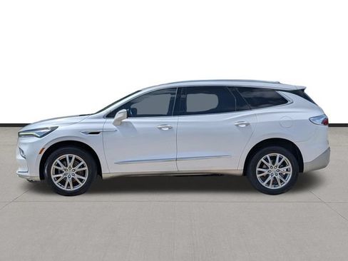 Used 2024 Buick Enclave Essence w/ Experience Buick Package FWD image 8