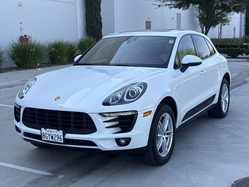 Used 2018 Porsche Macan Sport Edition AWD/4WD image 7