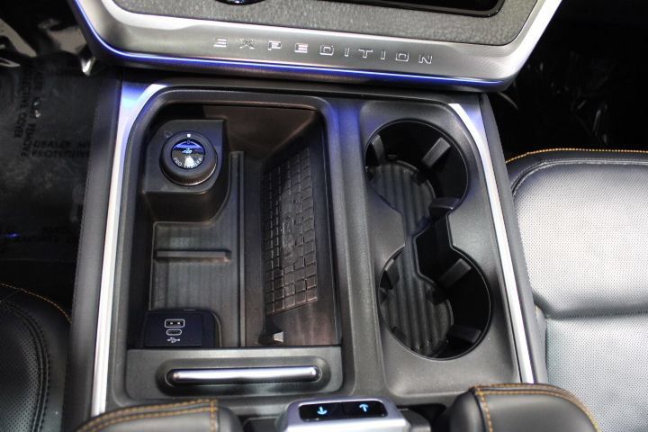 Used 2025 Ford Expedition Tremor AWD/4WD image 37
