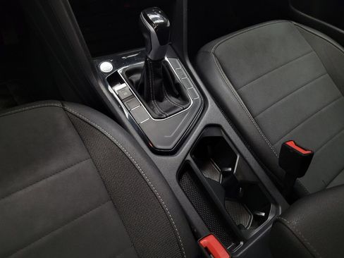 Used 2024 Volkswagen Taos SE image 26