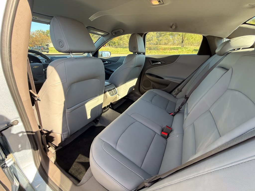 Certified 2017 Chevrolet Malibu LT w/ Leather Package FWD image 27