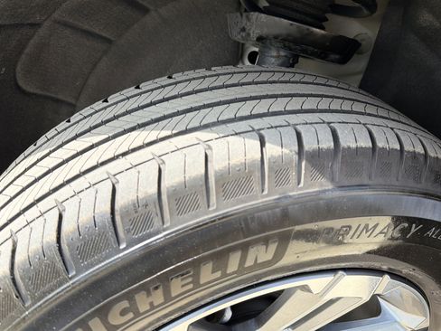 Used 2025 GMC Terrain Elevation image 12