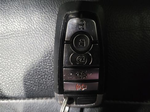 Used 2018 Ford Explorer XLT w/ Equipment Group 202A image 32