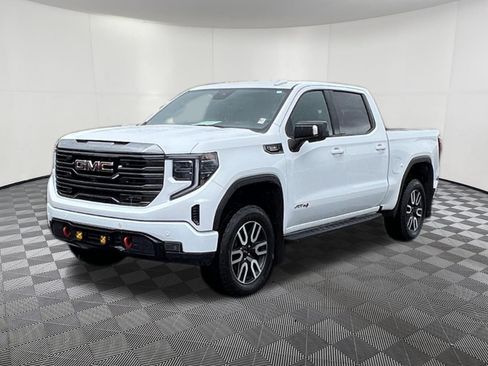 Used 2023 GMC Sierra 1500 AT4 w/ AT4 Preferred Package AWD/4WD image 3