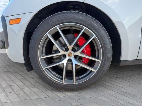 Used 2024 Porsche Macan S AWD/4WD image 9