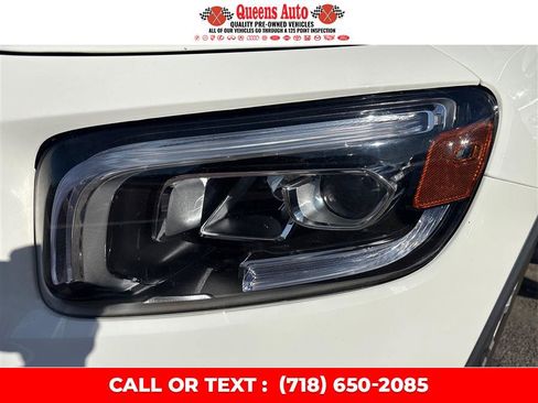 Used 2021 Mercedes-Benz GLB 250 4MATIC w/ Premium Package image 32