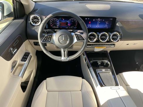 Used 2025 Mercedes-Benz GLA 250 image 22