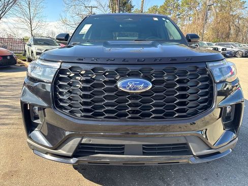 Used 2025 Ford Explorer ST-Line w/ ST-Line Street Pack AWD/4WD image 34