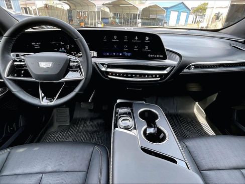 Used 2024 Cadillac Lyriq Sport w/ LPO, Floor Liner Package AWD/4WD image 15