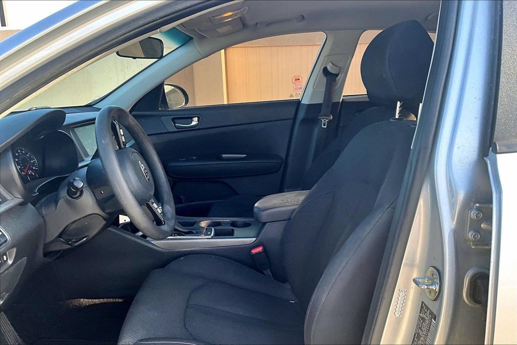 Used 2020 Kia Optima LX FWD image 6