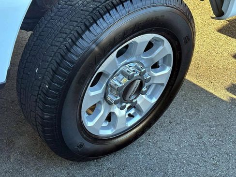 Used 2024 Ford F250 XLT image 7