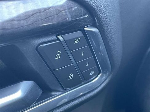 Used 2025 Chevrolet Silverado 2500 LTZ image 24