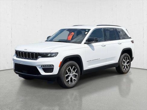 Certified 2025 Jeep Grand Cherokee Limited AWD/4WD image 1