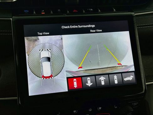 Used 2024 Jeep Grand Cherokee Limited 4xe image 3