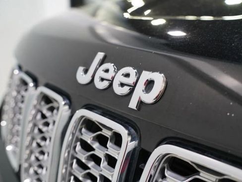 Used 2021 Jeep Grand Cherokee Summit AWD/4WD image 5