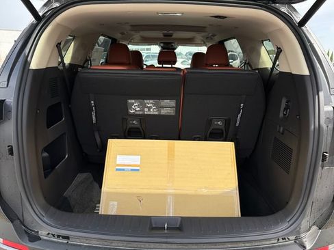 New 2026 Kia Carnival SX w/ SX Dark Edition Package FWD image 25