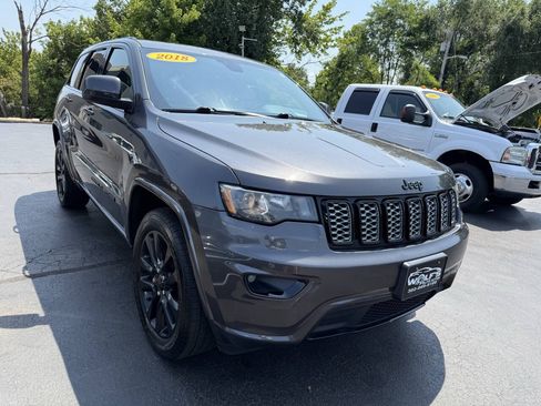 Used 2018 Jeep Grand Cherokee Altitude AWD/4WD image 4