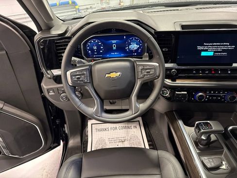 Used 2026 Chevrolet Silverado 1500 LT w/ Leather Package AWD/4WD image 14