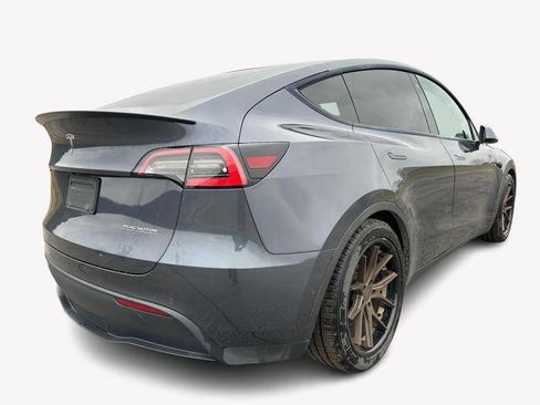 Used 2020 Tesla Model Y Performance image 5