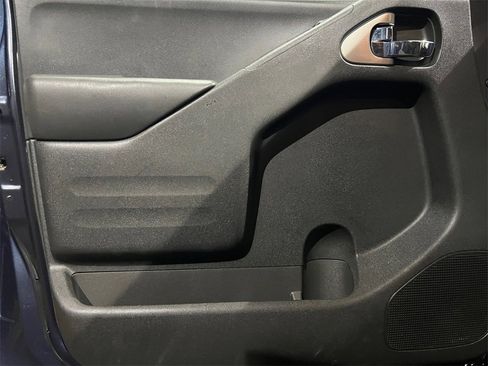 Used 2015 Nissan Frontier SV image 20