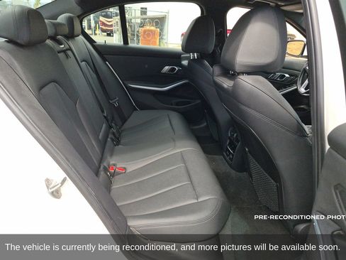 Used 2019 BMW 330i Sedan w/ Convenience Package RWD image 15