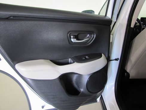 Certified 2025 Honda HR-V LX image 12