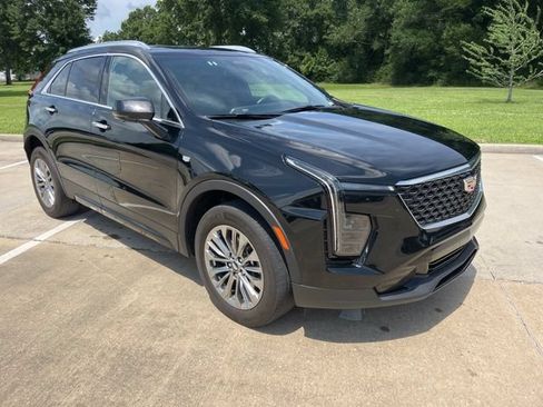 Used 2025 Cadillac XT4 Premium Luxury FWD image 9