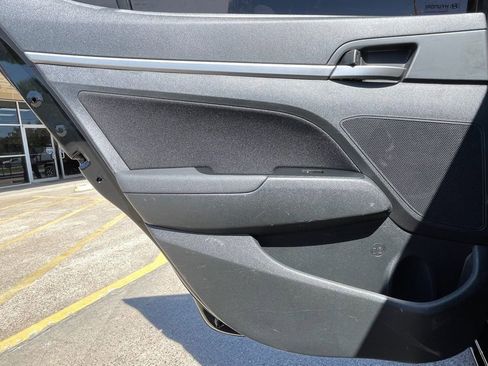 Used 2018 Hyundai Elantra Value Edition FWD image 35