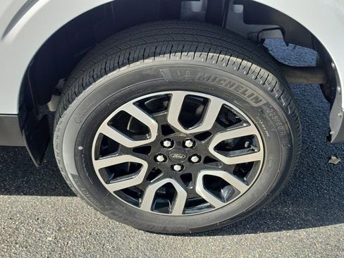 Certified 2022 Ford Maverick Lariat FWD image 5