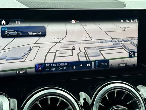 Used 2024 Mercedes-Benz EQB 300 4MATIC image 18