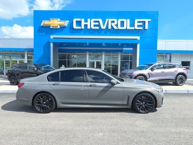 Used 2022 BMW 750i xDrive w/ Executive Package AWD/4WD image 2