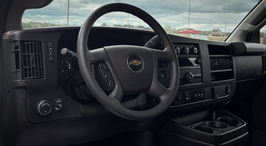 Used 2019 Chevrolet Express 2500 w/ Driver Convenience Package RWD image 2