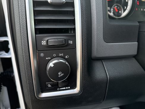 Used 2015 RAM 1500 Big Horn RWD image 27