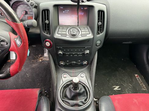 Used 2015 Nissan 370Z NISMO RWD image 7