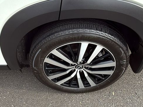 Certified 2024 Nissan Pathfinder Platinum image 23