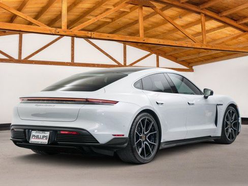Used 2022 Porsche Taycan Turbo S image 5