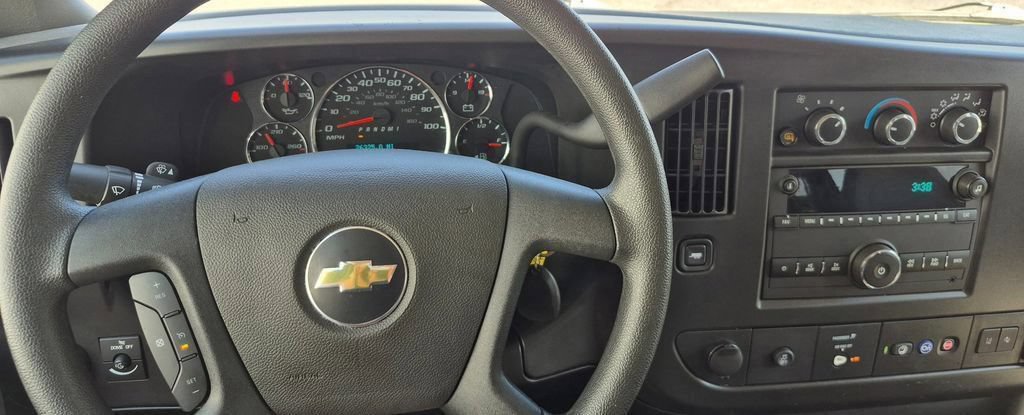 Used 2025 Chevrolet Express 3500 LT w/ LT Preferred Equipment Group RWD image 86