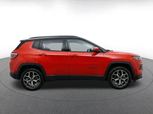 Used 2025 Jeep Compass Limited AWD/4WD image 11