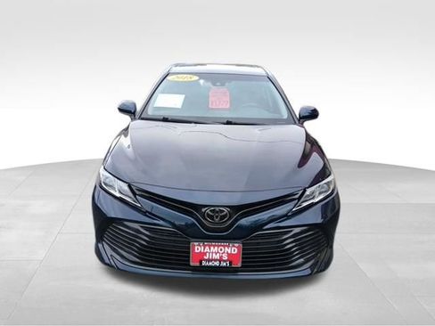 Used 2018 Toyota Camry LE FWD image 2