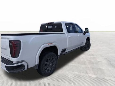Used 2024 GMC Sierra 2500 AT4 w/ AT4 Premium Plus Package image 4