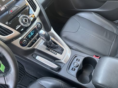 Used 2012 Ford Focus SEL image 6