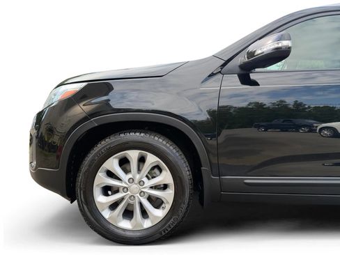 Used 2015 Kia Sorento EX w/ EX V6 Touring Package FWD image 17